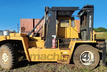CLARK 25 Tonne Forklift 3700mm Lift Cummins Diesel