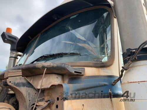 caption 1999 Mack CLR Titan Tri Drive Prime Mover