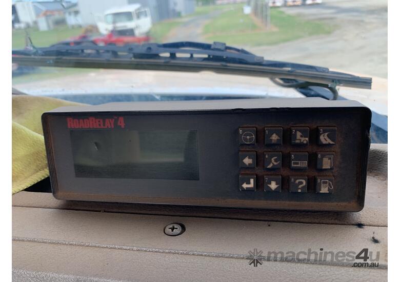 caption 1999 Mack CLR Titan Tri Drive Prime Mover