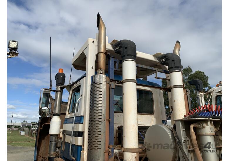 caption 1999 Mack CLR Titan Tri Drive Prime Mover
