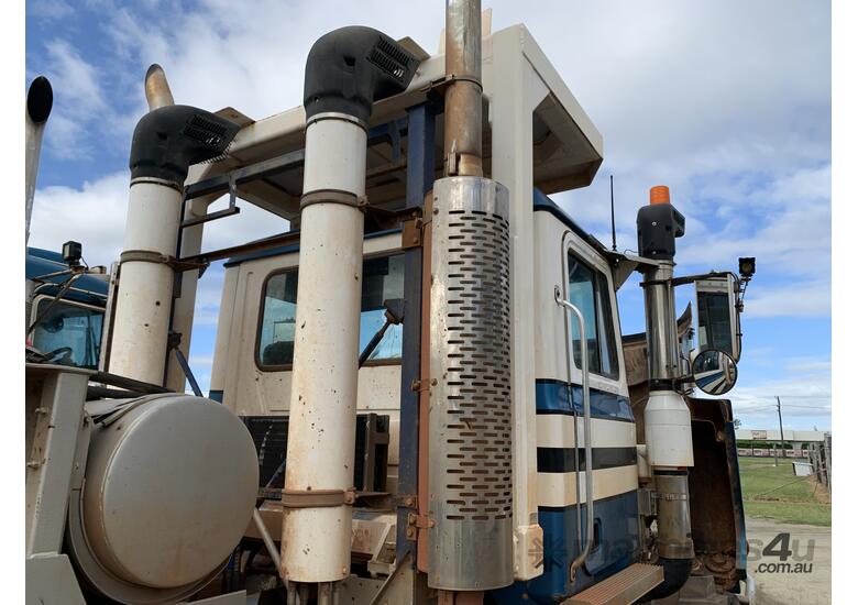 caption 1999 Mack CLR Titan Tri Drive Prime Mover