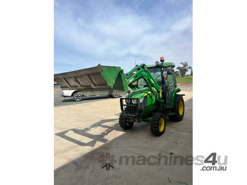 John Deere 3046R  FWA/4WD Tractor