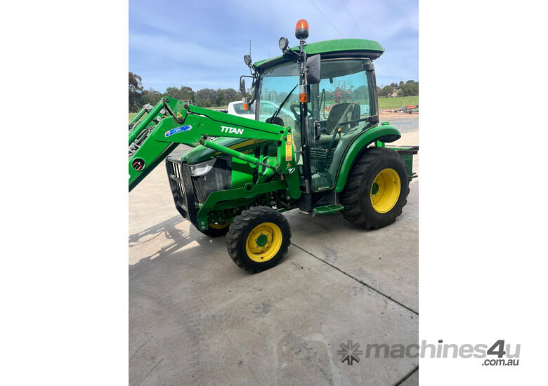 John Deere 3046R  FWA/4WD Tractor