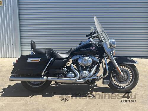 2009 HARLEY DAVIDSON ROAD KING MOTORBIKE