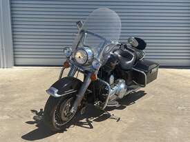 2009 HARLEY DAVIDSON ROAD KING MOTORBIKE - picture1' - Click to enlarge