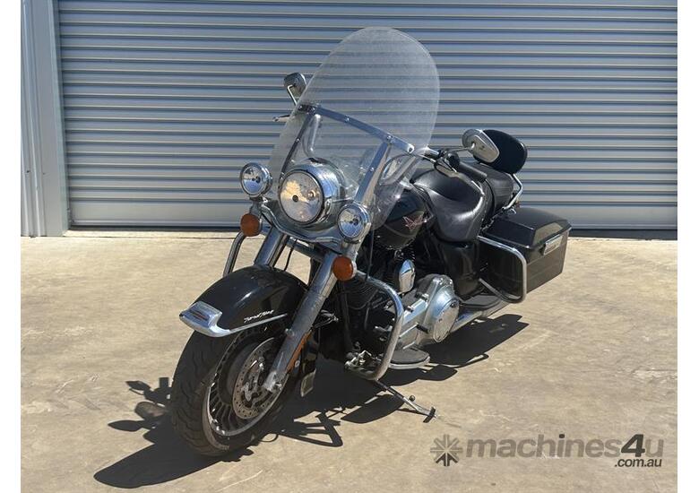 2009 HARLEY DAVIDSON ROAD KING MOTORBIKE