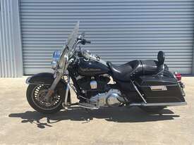 2009 HARLEY DAVIDSON ROAD KING MOTORBIKE - picture2' - Click to enlarge