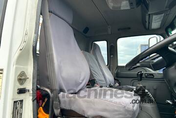 2005 Isuzu FSR700 Service Body