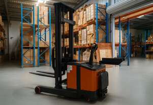 4m Walkie Reach Stacker Forklift - 1000kg Electric Pallet Stacker