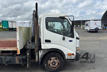 2003 Hino DUTRO Crane Truck (Table Top)