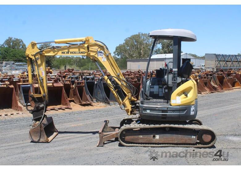 2013 New Holland E30B