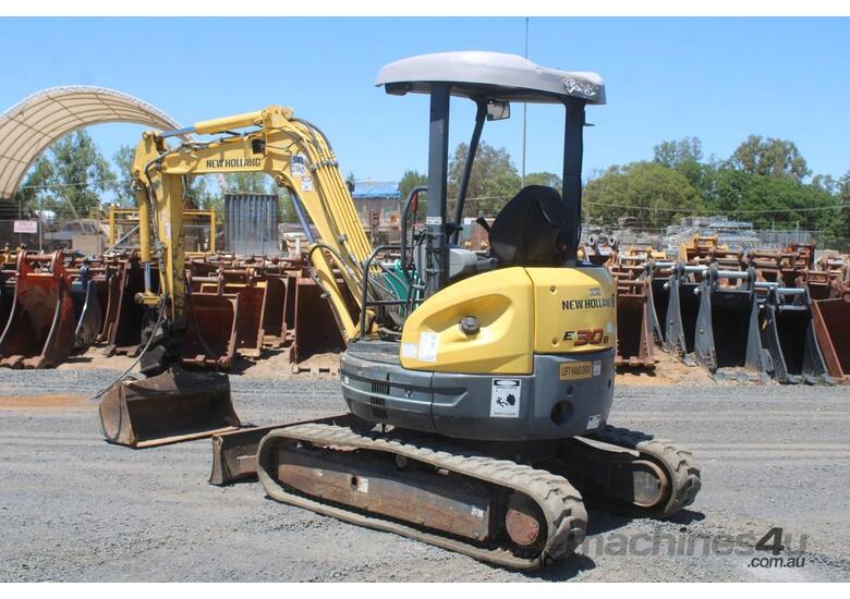 2013 New Holland E30B