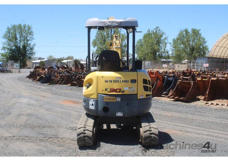 2013 New Holland E30B