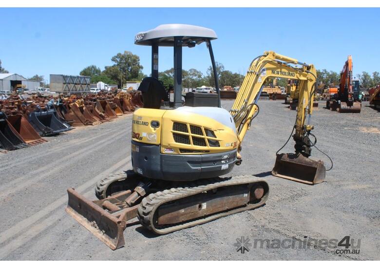 2013 New Holland E30B