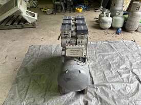 2018 Chicago Hush100 Air Compressor - picture0' - Click to enlarge