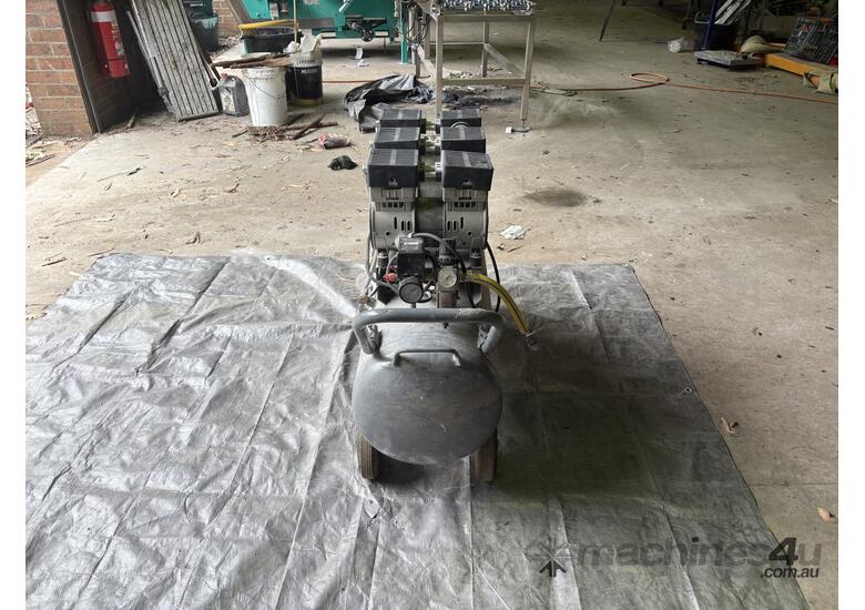 2018 Chicago Hush100 Air Compressor