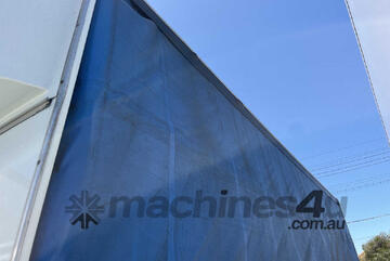 Fuso 2014   Fighter Tautliner