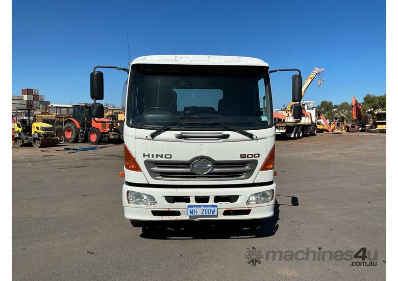 2014 Hino FE500 1426 Cab Chassis
