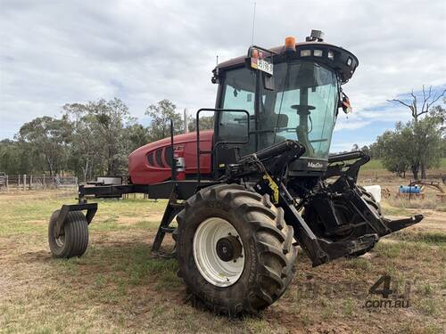 2013 Macdon M155 Windrower 
