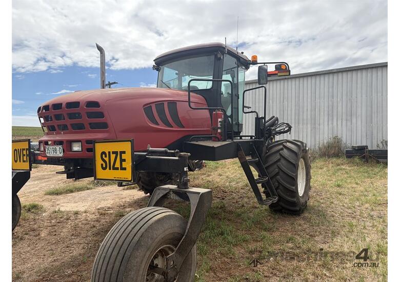 2013 Macdon M155 Windrower 