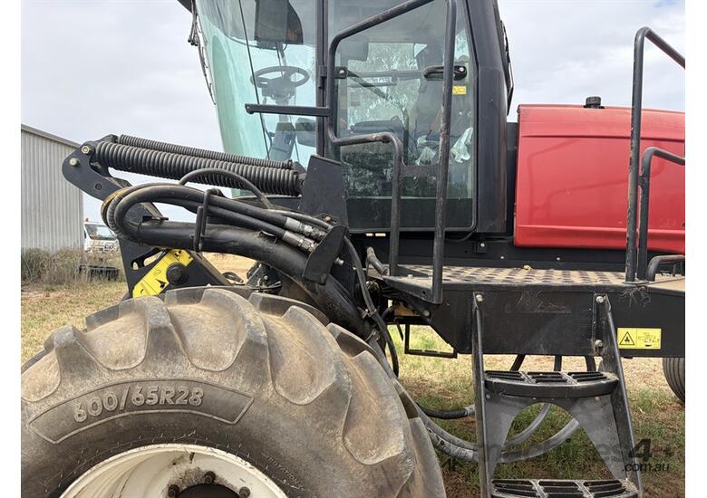 2013 Macdon M155 Windrower 