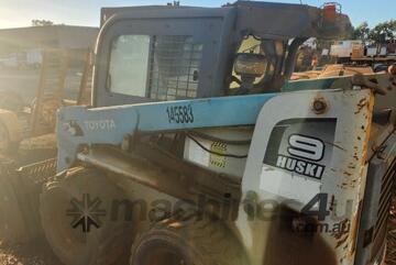 2011 Toyota Huski 30-5SDK9 Wheeled Skid Steer