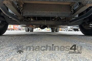 2015 Isuzu NPR 300 MWB Pantech (Day Cab)