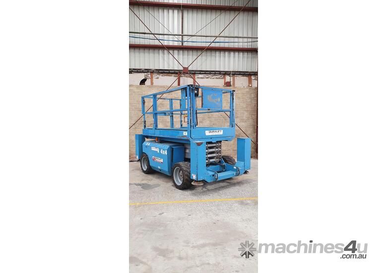 caption Genie 26FT SCISSOR LIFT DIESEL 4WD All Terrain 2007