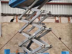 Genie 26FT SCISSOR LIFT  DIESEL 4WD All Terrain 2007 - picture2' - Click to enlarge
