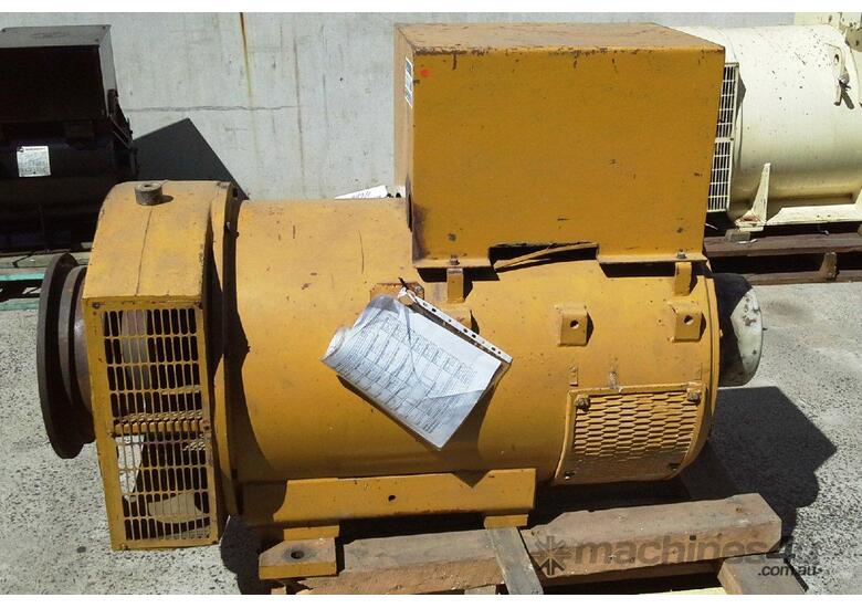 caption MACFARLANE - 600kVA Stamford HC5E Alternator