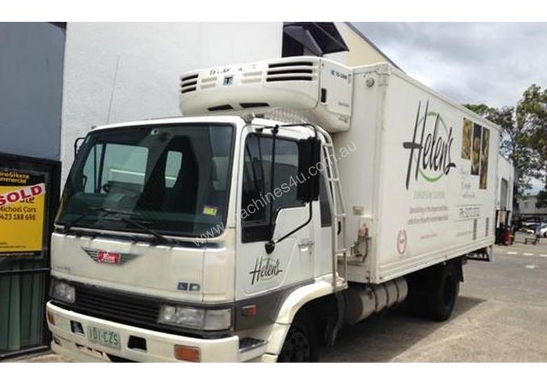 caption 1995 HINO GD HARRIER