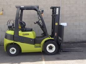 2.5 Tonne LPG (Gas) Forklift FOR HIRE * Clark C25L - picture1' - Click to enlarge