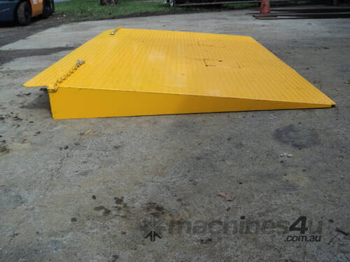 Container Ramp-New: Short #A06(a)	