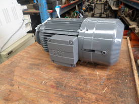 Sew Eurodrive Electric Motor DRE100M4/FG/ES7C - picture0' - Click to enlarge