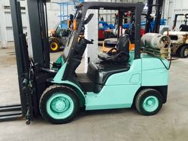 Used LPG Mitsubishi 3.5 tonne forklift - picture0' - Click to enlarge