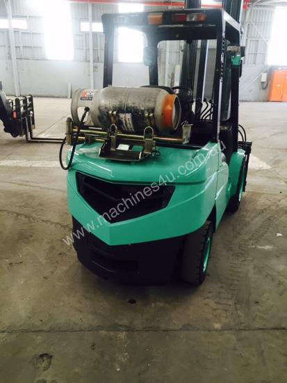 caption Used LPG Mitsubishi 3.5 tonne forklift