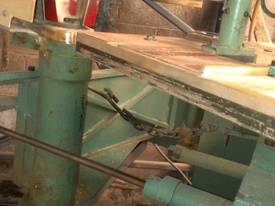 Rotating table spindle moulder with pnuematic clam - picture1' - Click to enlarge