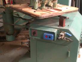 Rotating table spindle moulder with pnuematic clam - picture2' - Click to enlarge