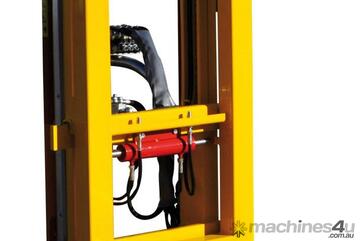 Ilmer 3PL Tractor Forklift Mast Attachment - Quick, Safe Stacking