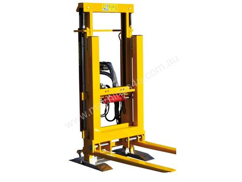 caption Ilmer 3PL Tractor Forklift Mast Attachment - Quick, Safe Stacking