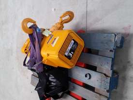 3Phase 3 tonne Chain Hoist - picture0' - Click to enlarge
