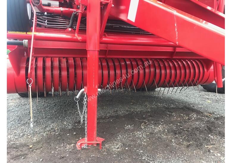 caption Lely RP445 Baler