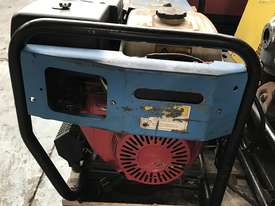 CIGWELD Petrol Welder Generator 190 AMPS 415 3 Phase & 240 volt Power - picture2' - Click to enlarge