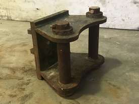 HEAD BRACKET TO SUIT 4-6T EXCAVATOR D966 - picture0' - Click to enlarge