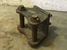 HEAD BRACKET TO SUIT 4-6T EXCAVATOR D966 - picture0' - Click to enlarge