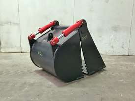 UNUSED 600MM 4 IN 1 BUCKET TO SUIT 6-8T EXCAVATOR E035 - picture1' - Click to enlarge