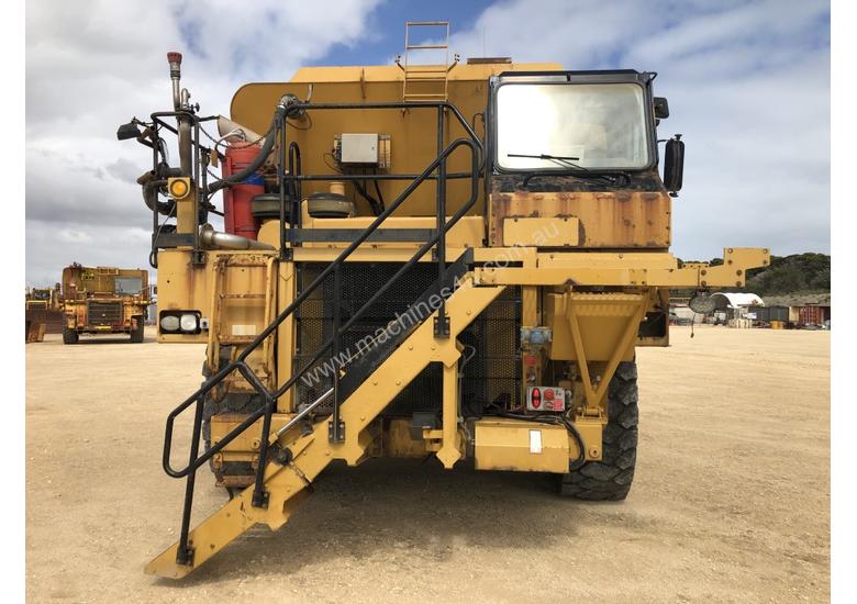 caption Caterpillar 773D Water Truck