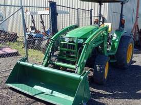 John Deere 4720 Premium Tractor Road Construction 59HP 2WD with FEL, 4-in-1 bucket, ballast box - picture0' - Click to enlarge