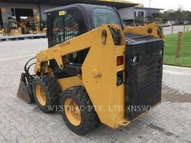 CATERPILLAR 226D Skid Steer Loaders - picture2' - Click to enlarge