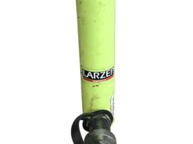 Larzep 5 Ton Hydraulic Ram Porta Power Cylinder SM00513 - picture0' - Click to enlarge